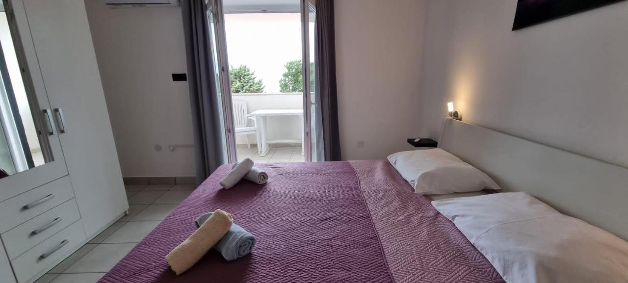 Apartments La Playa Póla Kültér fotó