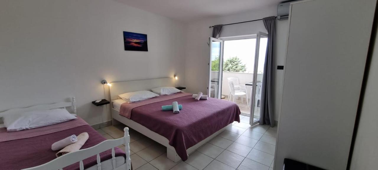 Apartments La Playa Póla Kültér fotó